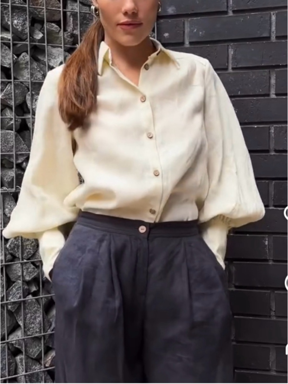 Pavietra Linen Button-Front Blouse โ Medium